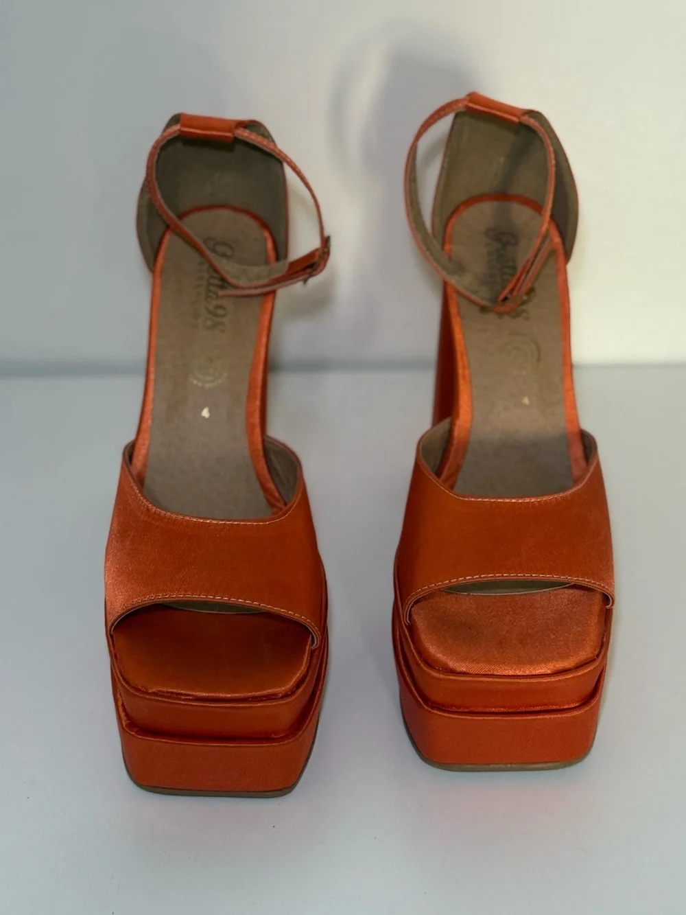 N/A striking orange